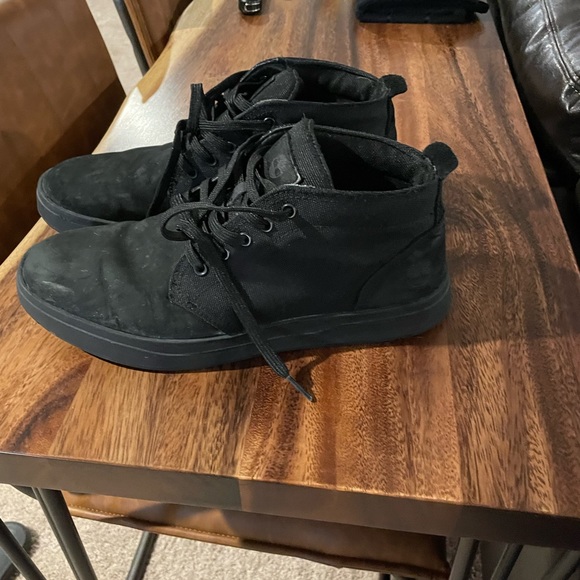 Size 9 timberland boots - Picture 2 of 4